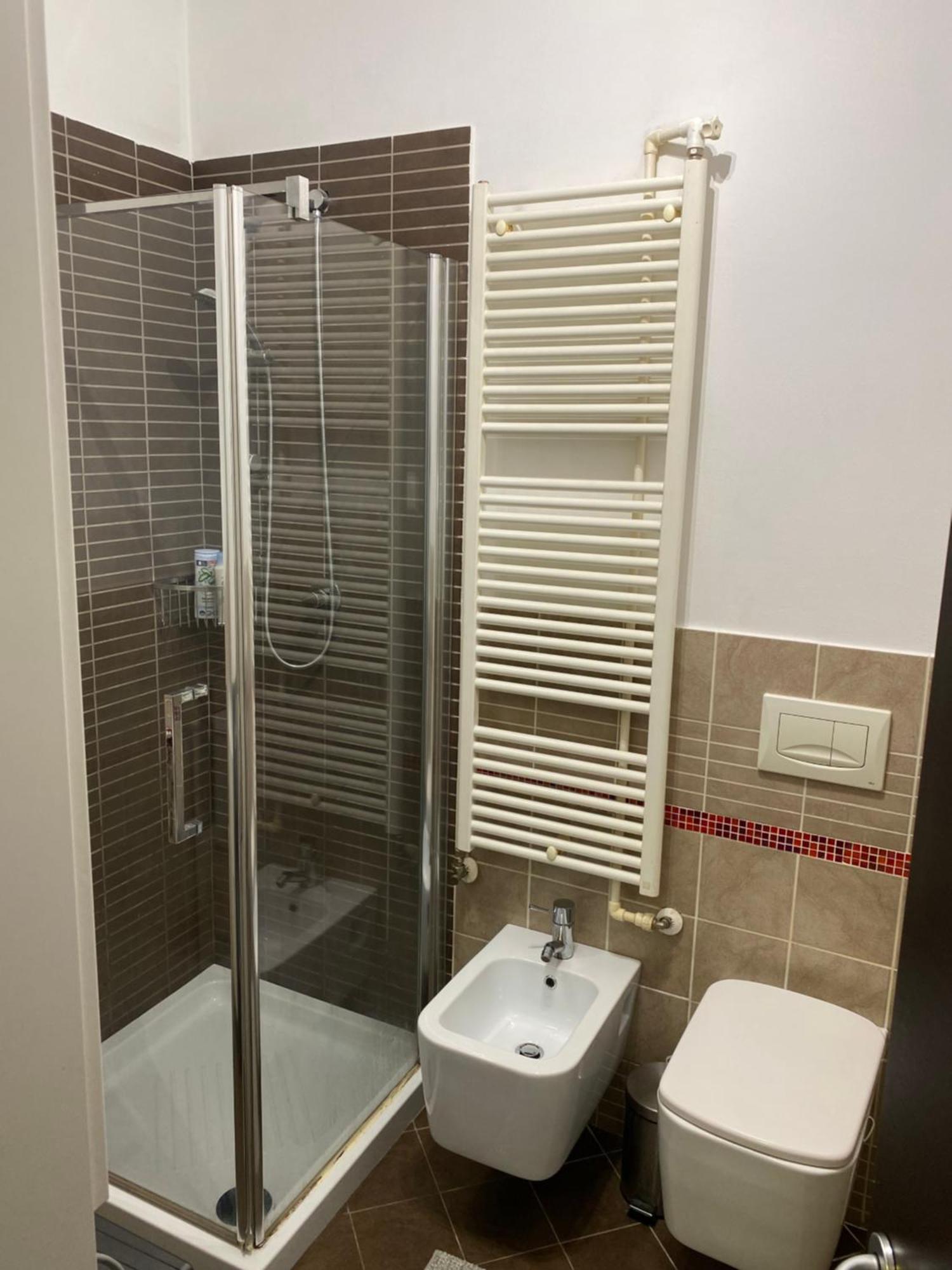 Royal Suite Unirii-2 Bdr Apartment Bucharest Exterior photo